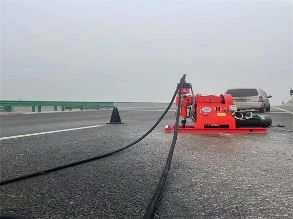 崖城镇马路路基路面开裂下沉注浆加固灌浆